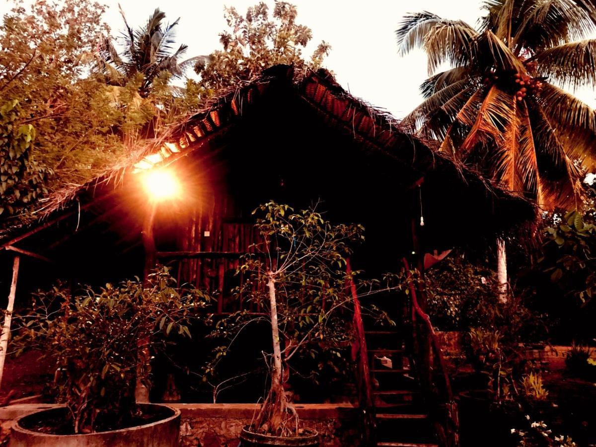 Aliya Riverside & Safari Resort 우다왈라웨 외부 사진